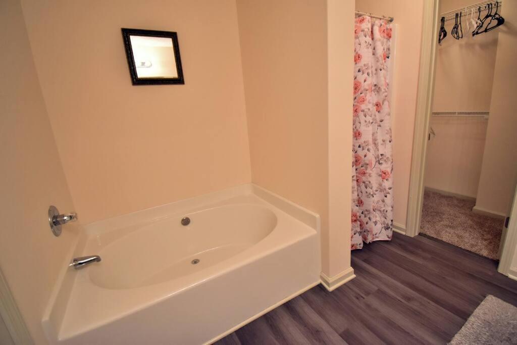 Cozy Renovated Winder Townhouse Traveller Awards 2025 Winner Экстерьер фото